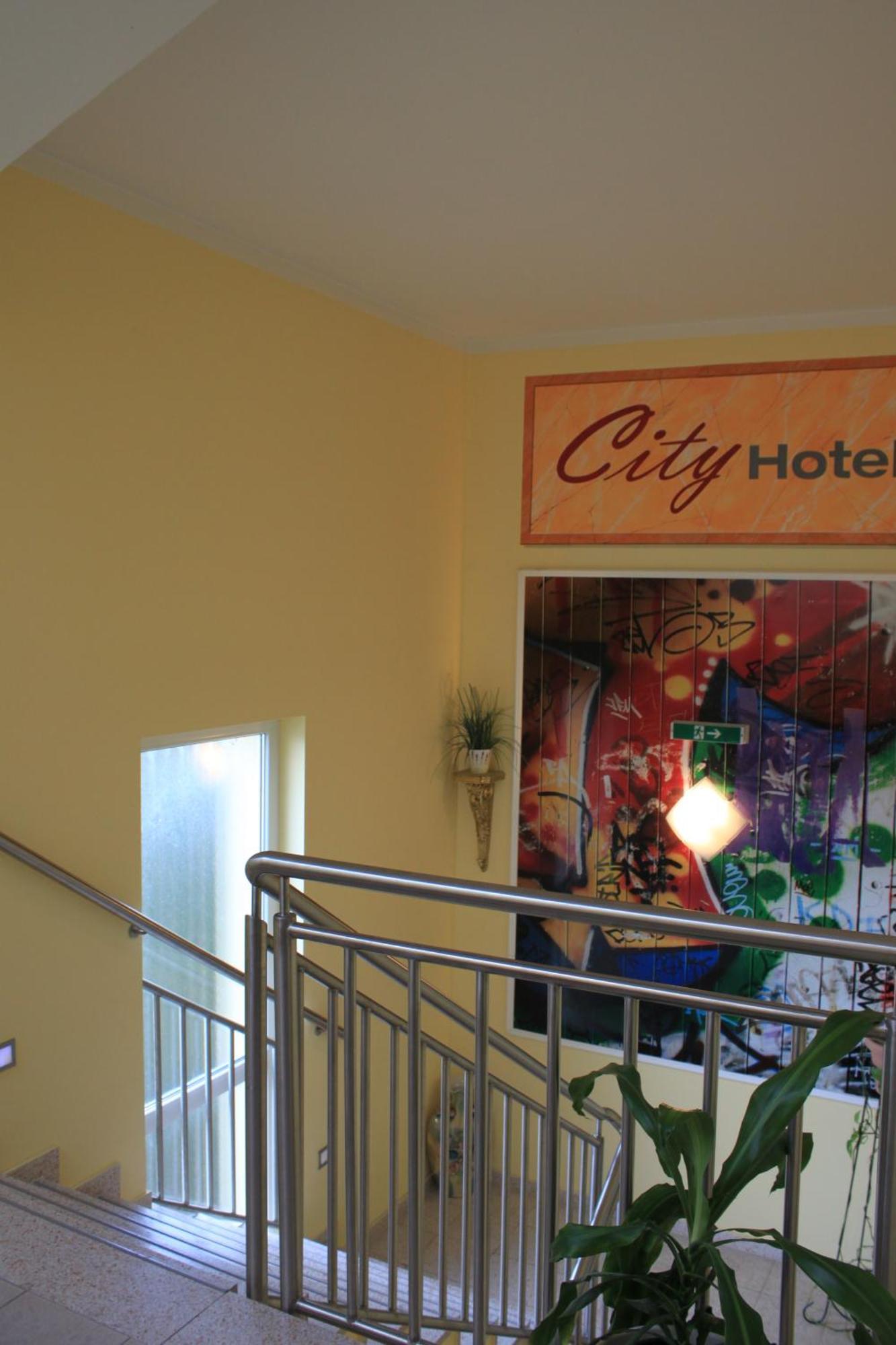 City Hotel Neunkirchen Exterior photo