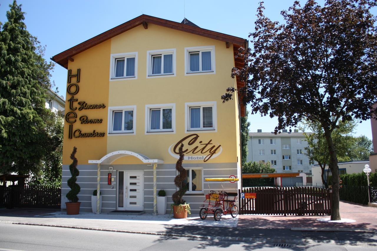 City Hotel Neunkirchen Exterior photo
